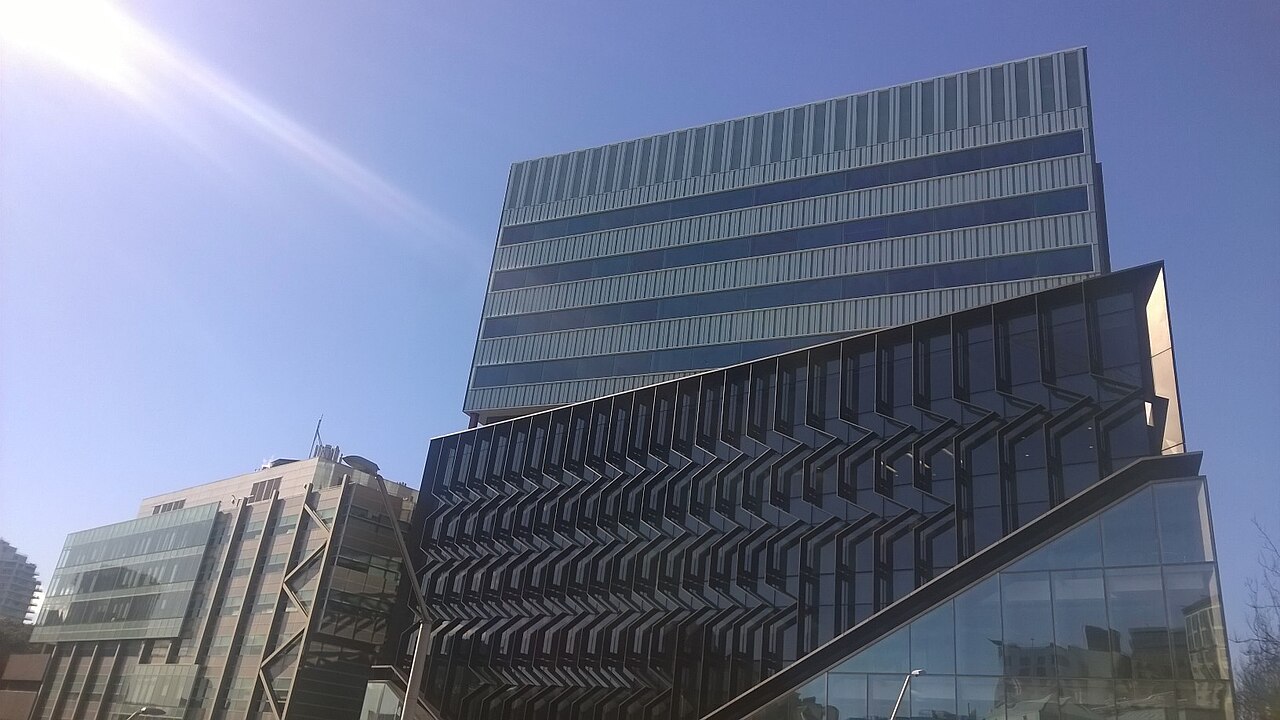 奥克兰大学