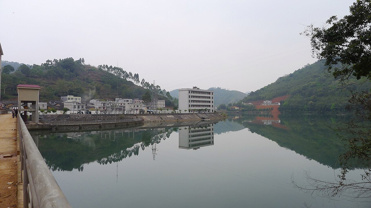 岑溪