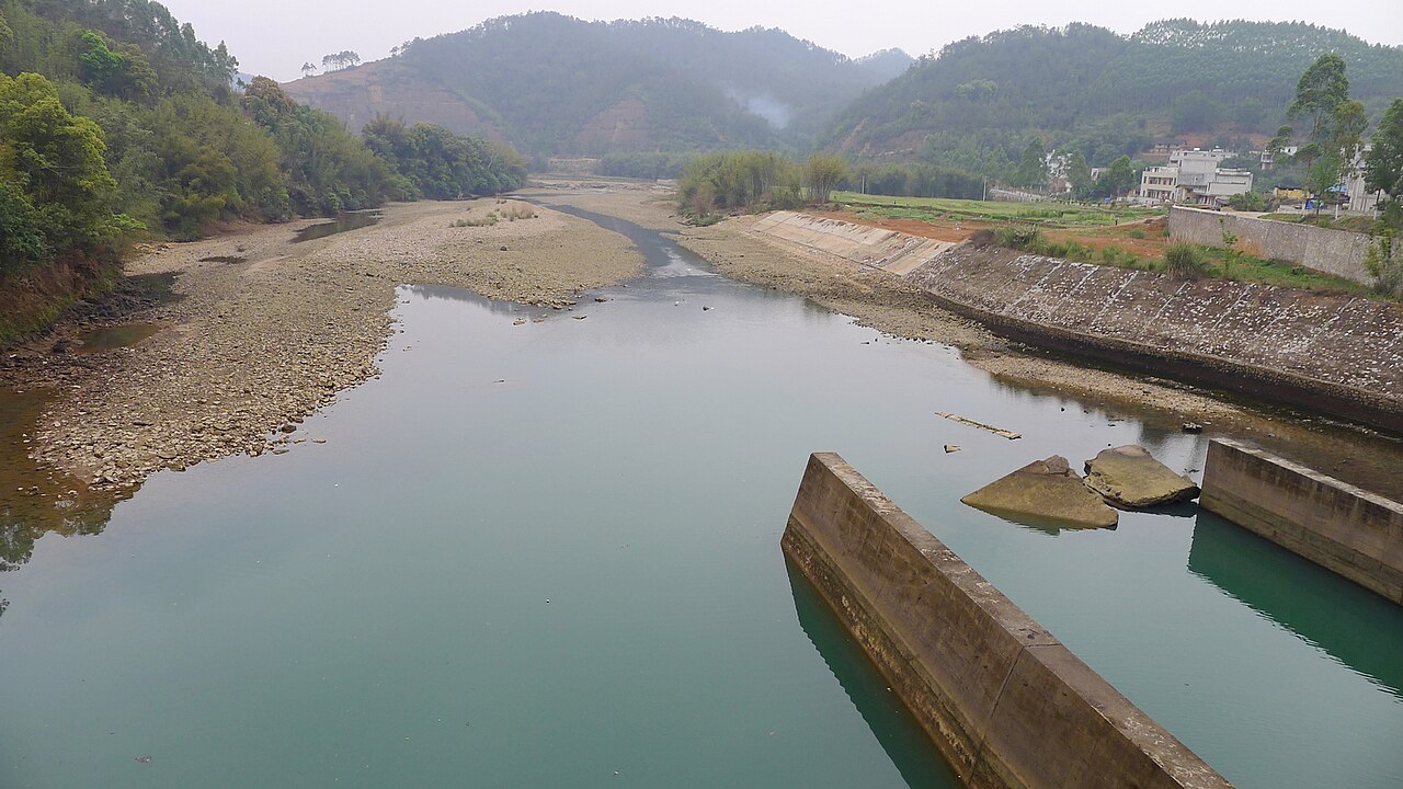 岑溪