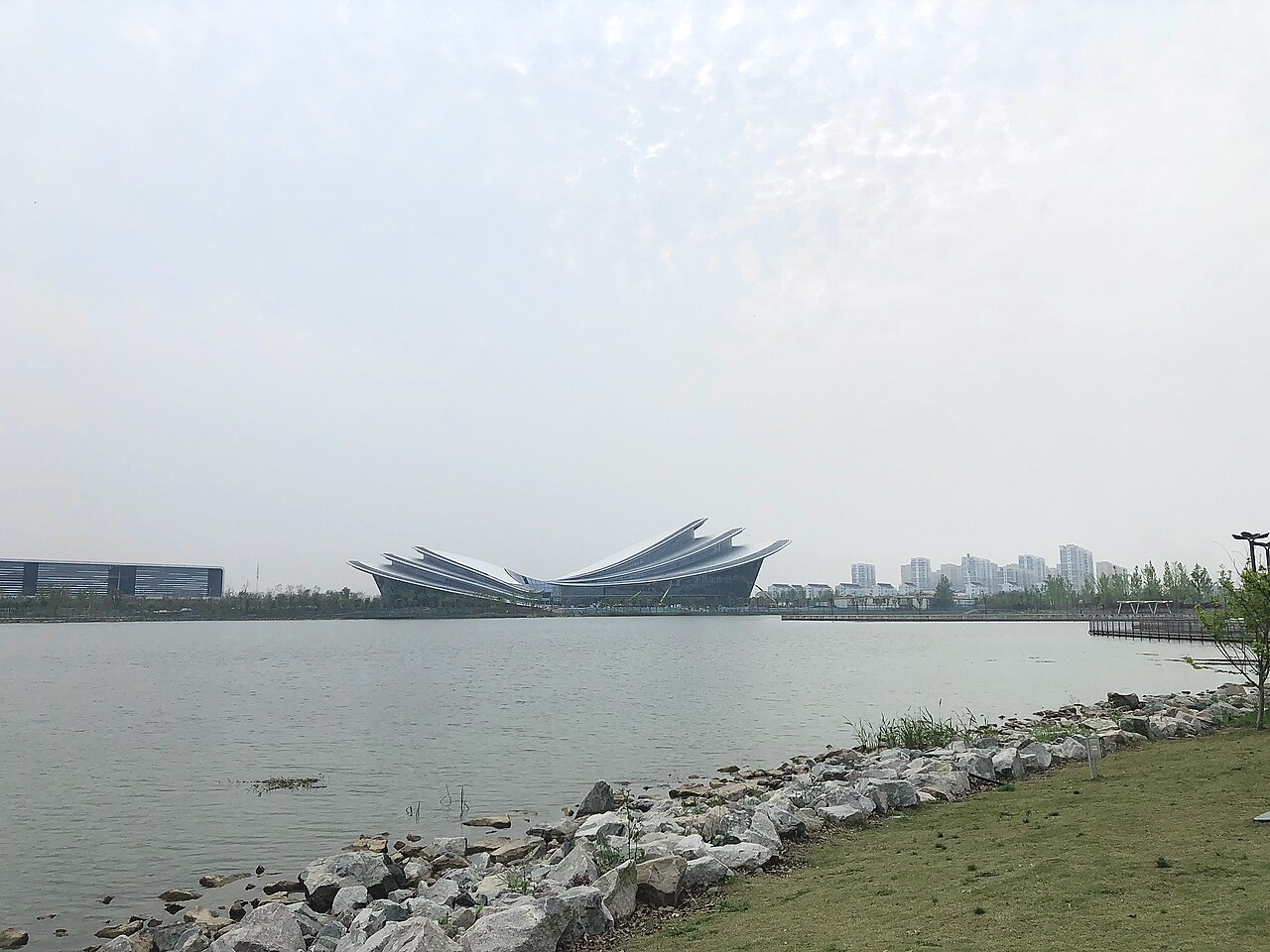 启东