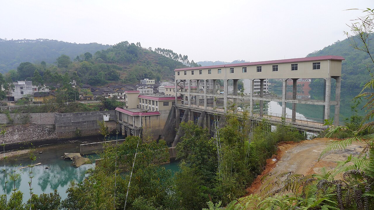 岑溪