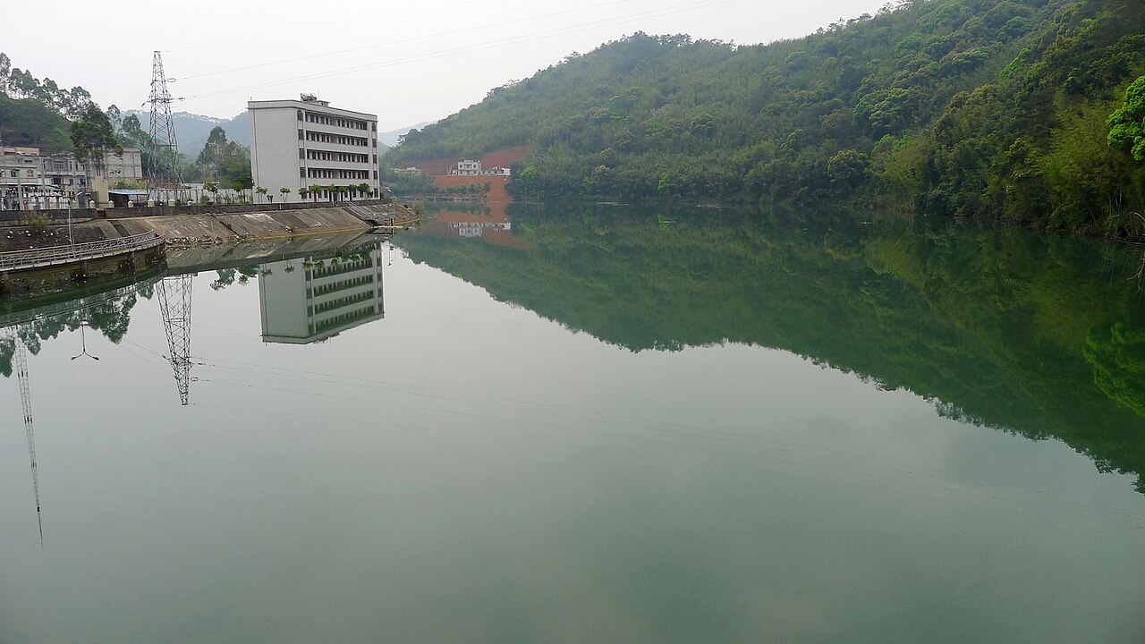 岑溪