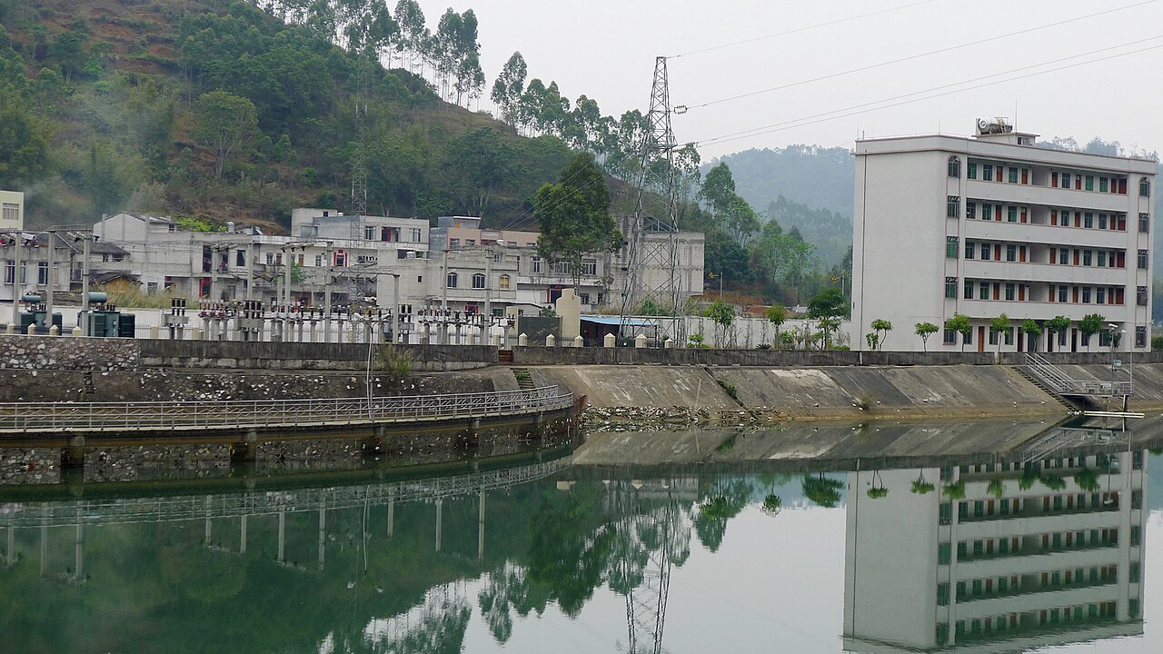 岑溪