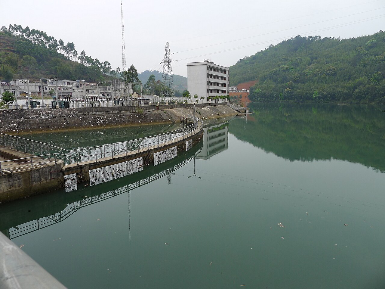 岑溪