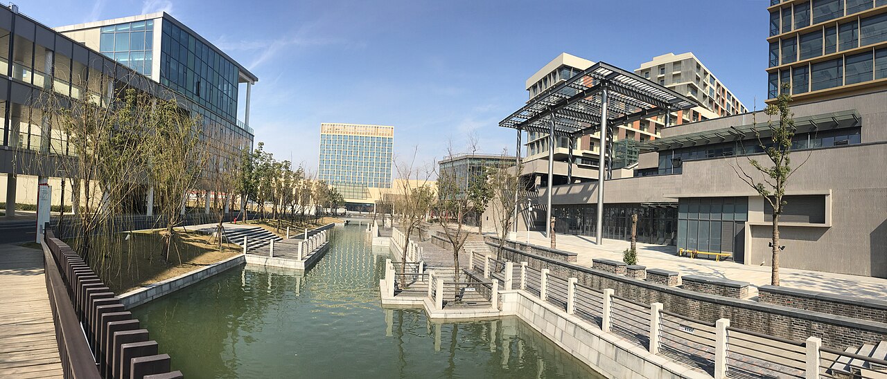 上海科技大学