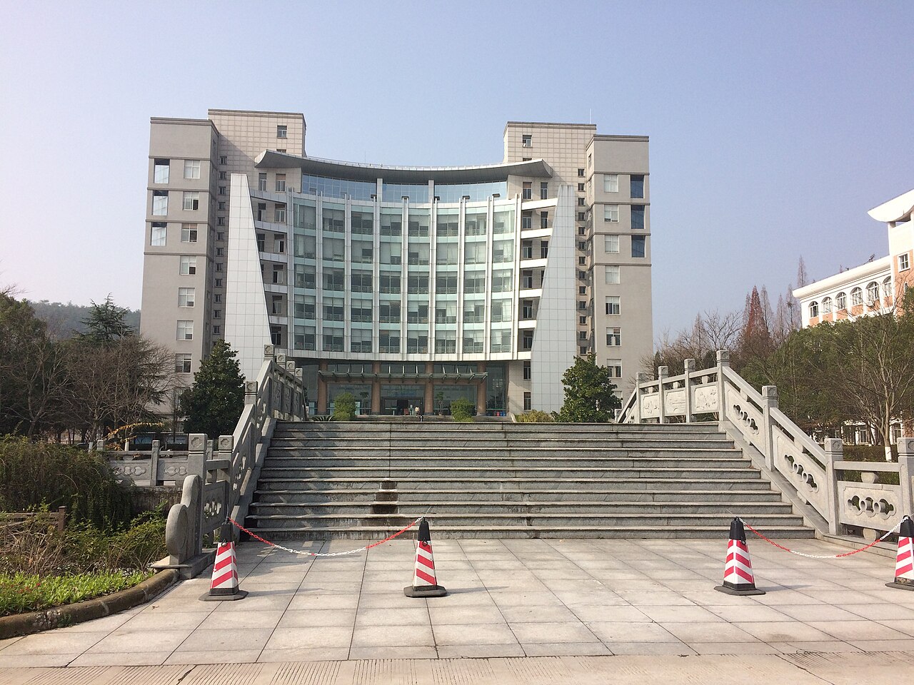 丽水学院