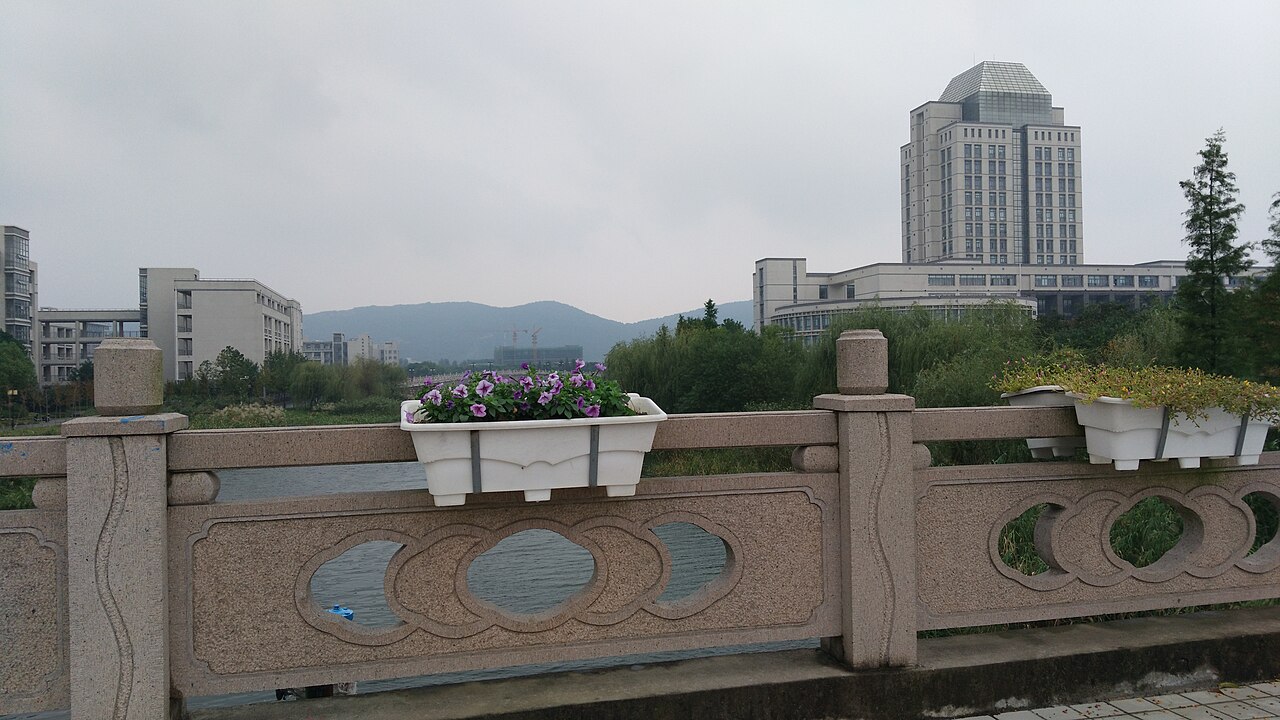 江南大学