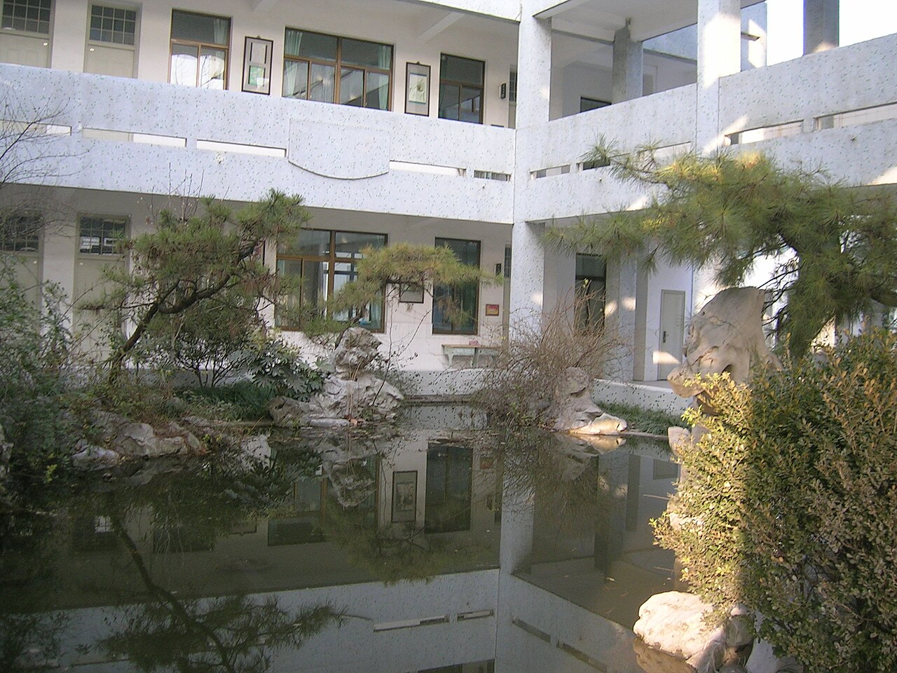 扬州大学