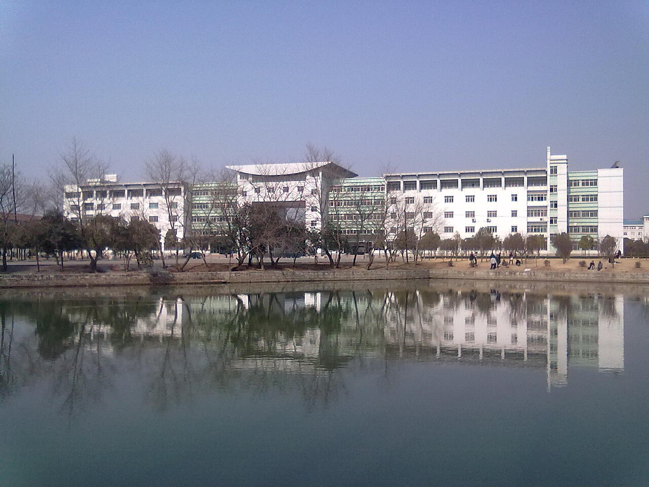 湖北工程学院