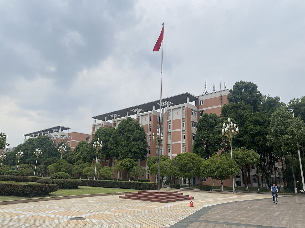 成都信息工程大学