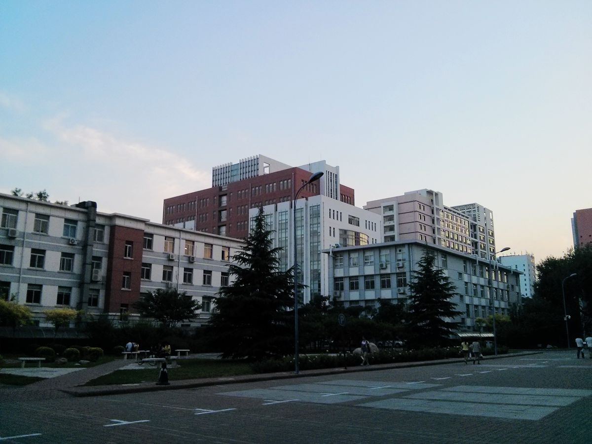 جامعة تيانجين الطبية