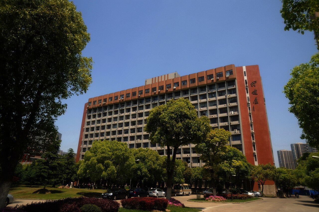 上海大学