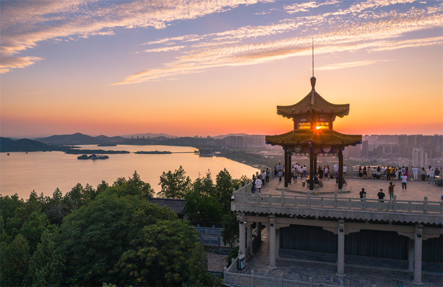 Yunlong Lake