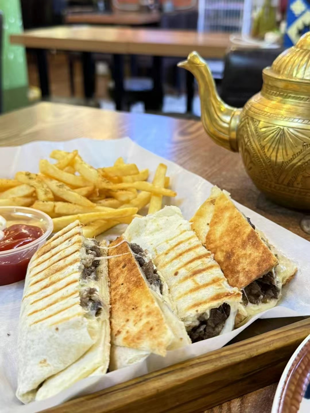 مطعم عمر الشرق الأوسط