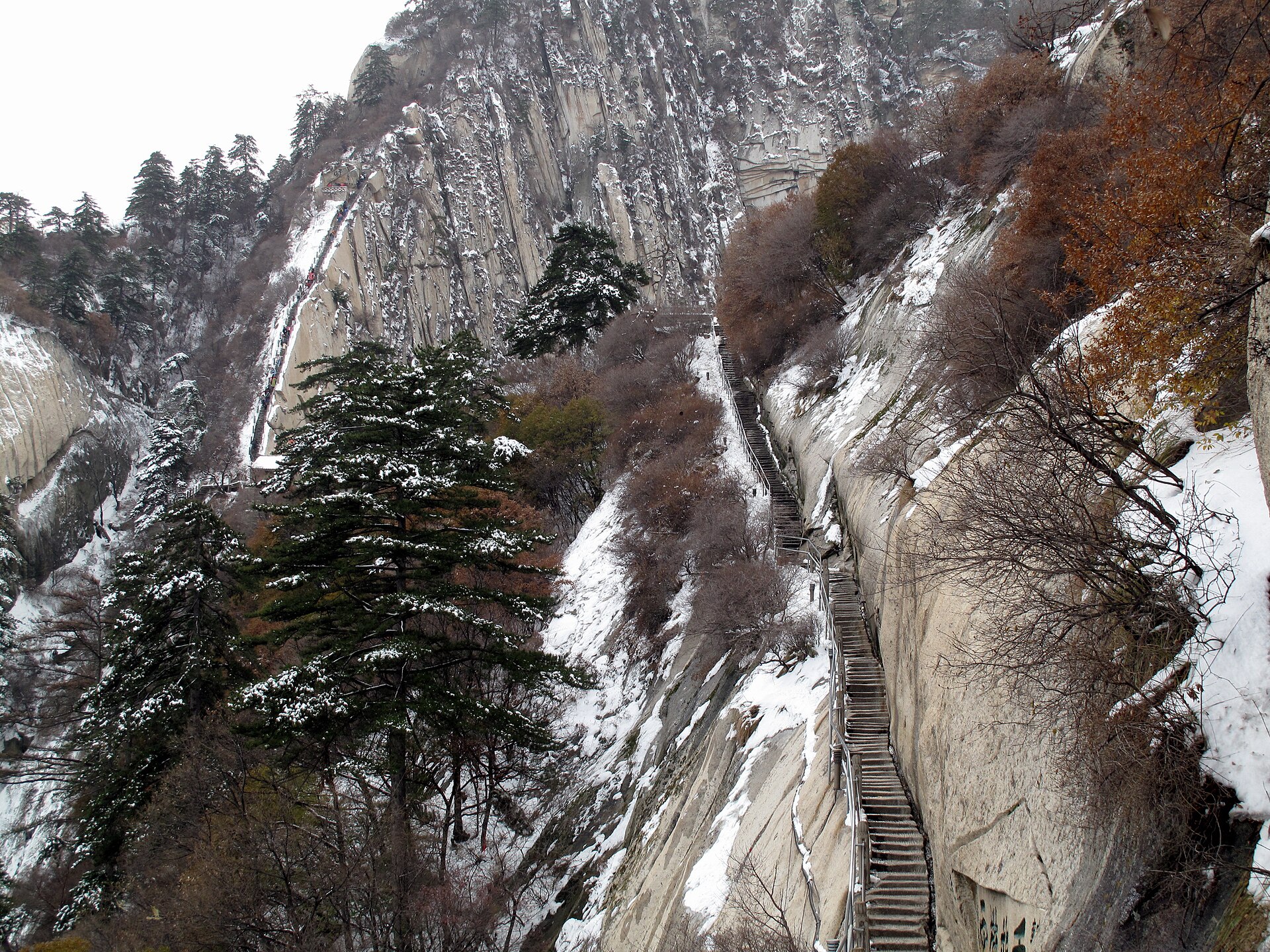 华山