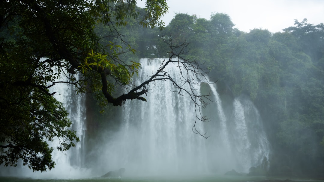 Detian Transnational Waterfall